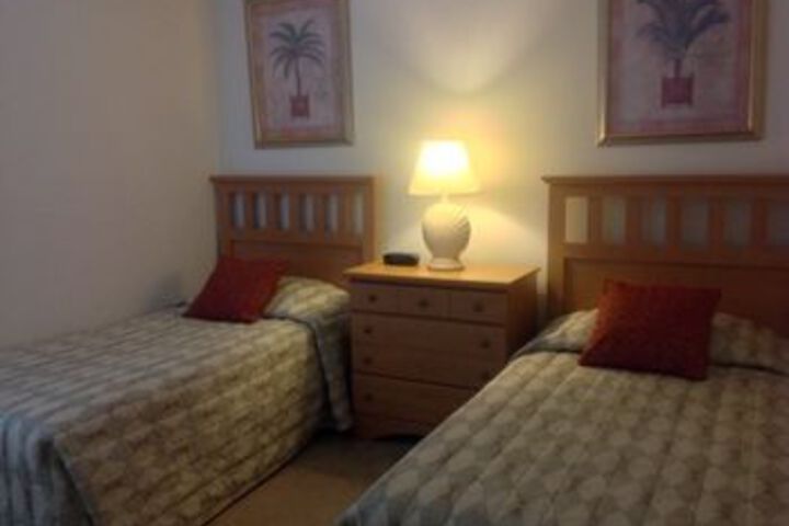 Room 6 of 12