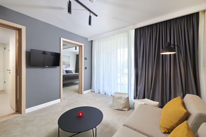 Room 18 of 52