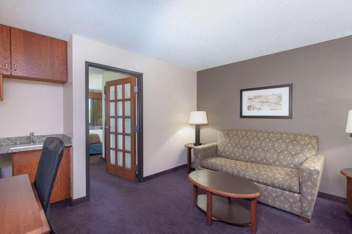1 King Bed West Building 1st Floor (1 of 17)