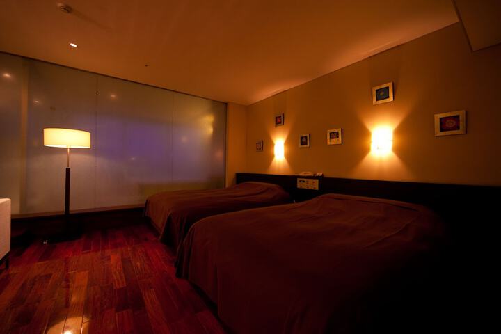 Room 13 of 75