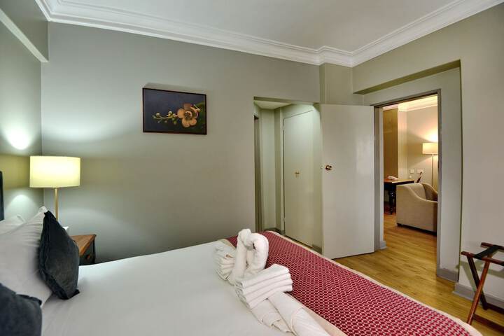 Room 16 of 42