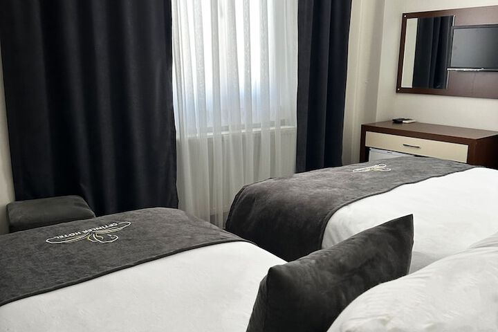 Room 3 of 16