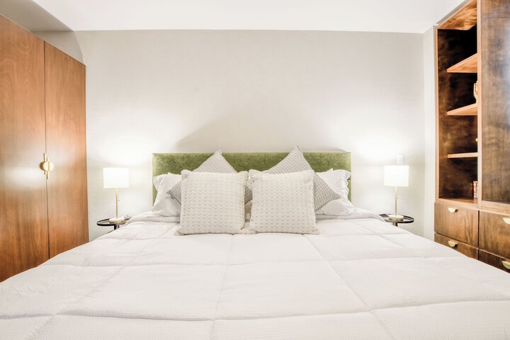 Room 46 of 233