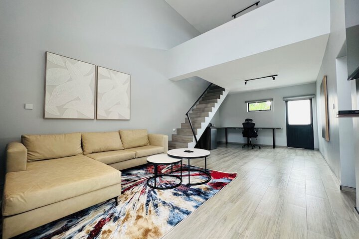 Room 4 of 15