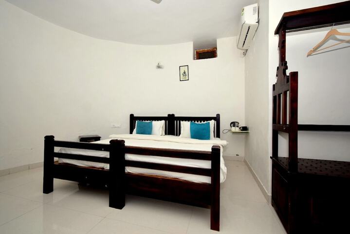 Room 8 of 59