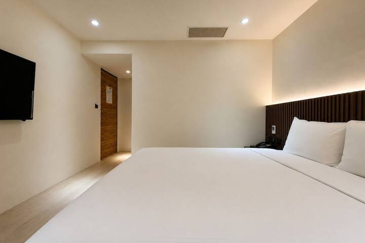 Room 82 of 160