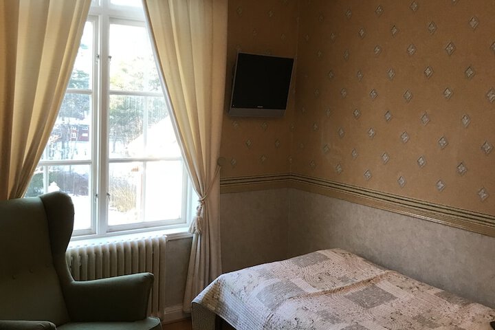 Room 8 of 44