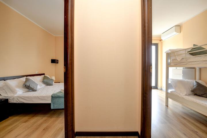 Room 5 of 50