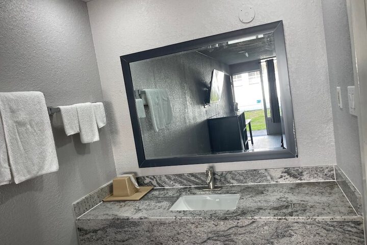 Room 14 of 17