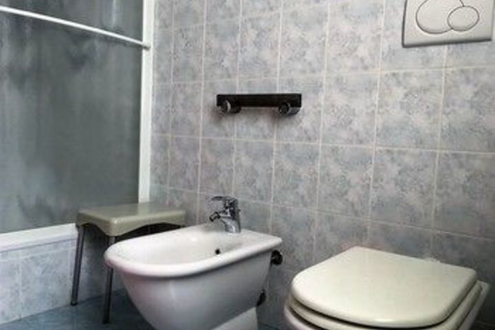Room 7 of 25