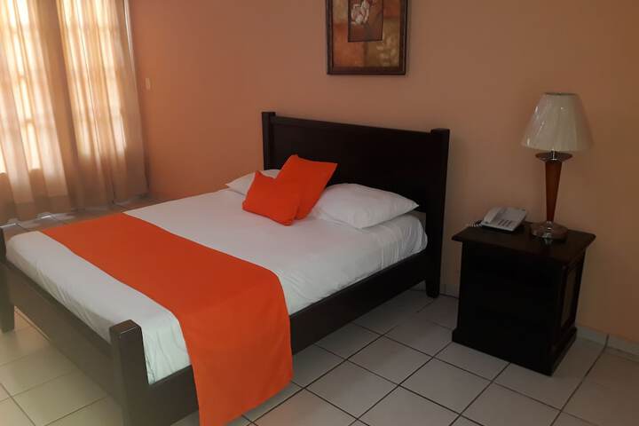 Room 6 of 37