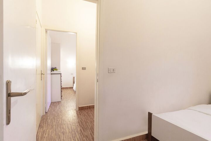 Room 9 of 21