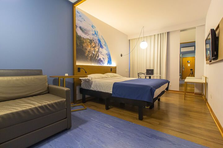 Room 10 of 41