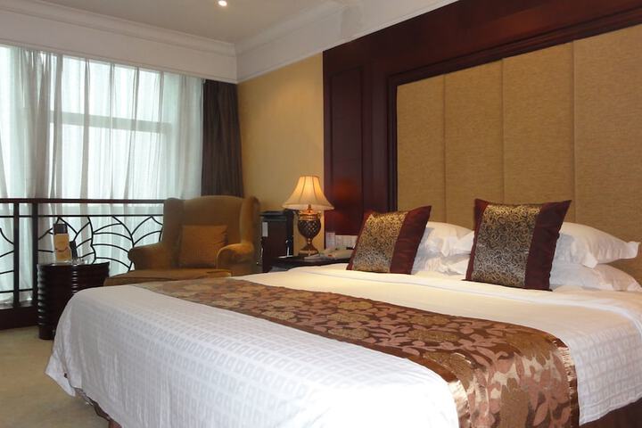 Room 5 of 41