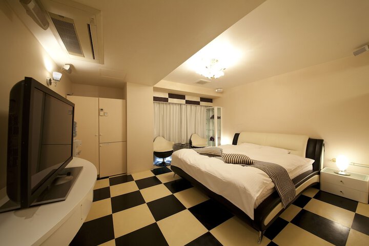 Room 6 of 60