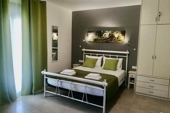 Room 14 of 104