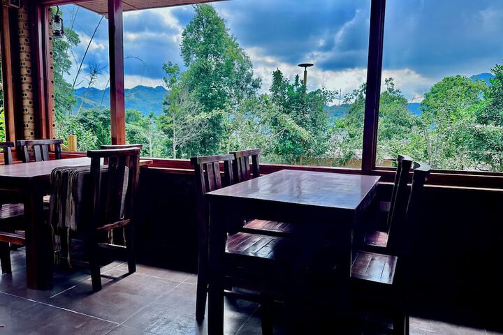 Dining 68 of 92