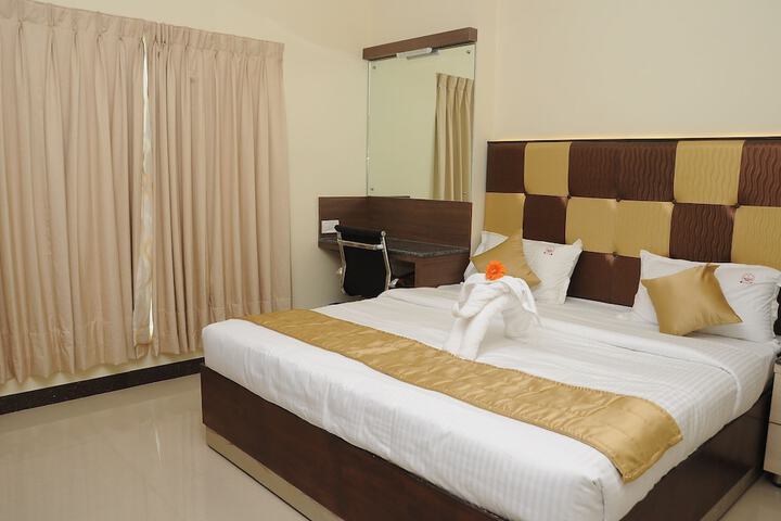 Room 6 of 37