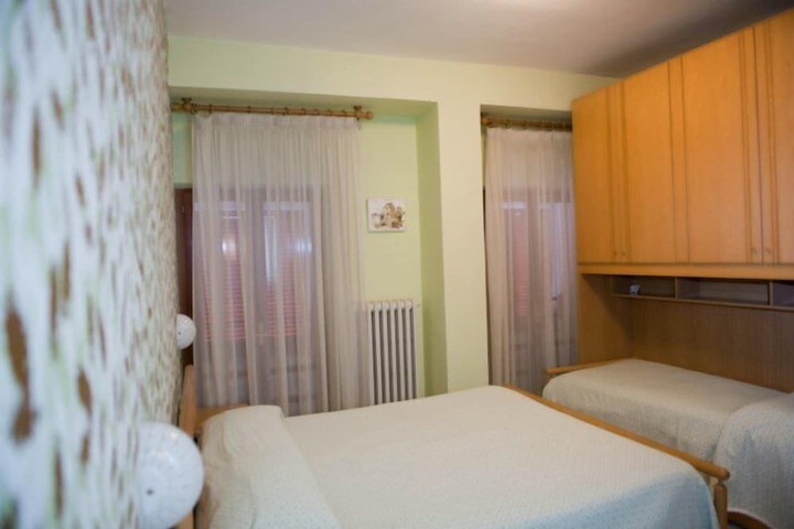 Room 8 of 37