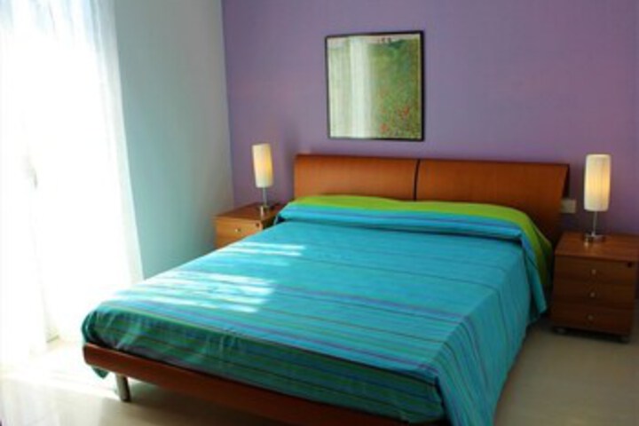 Room 6 of 19