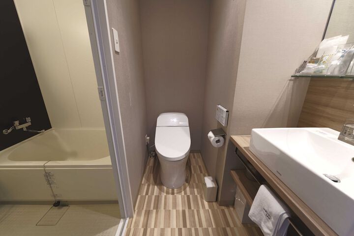 Room 25 of 46