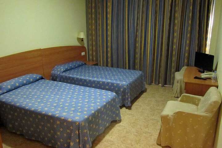 Room 6 of 37