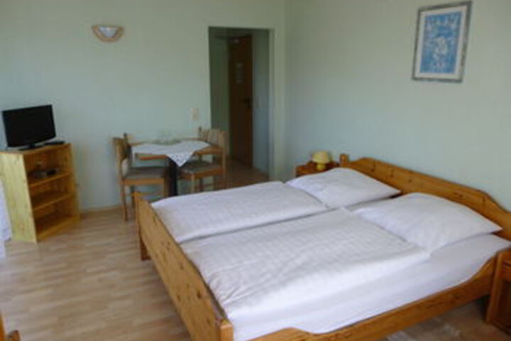Room 12 of 32
