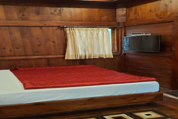 Room 9 of 43