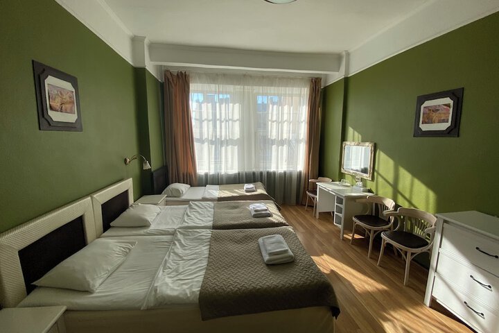 Room 178 of 272