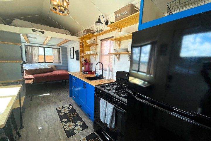 Room 42 of 103