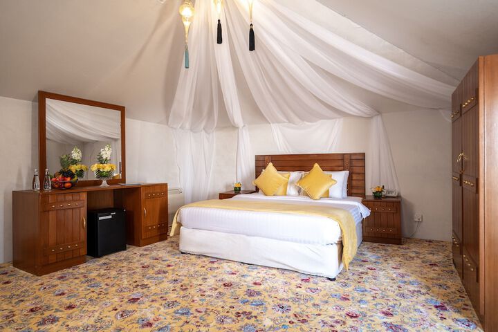 Room 10 of 52