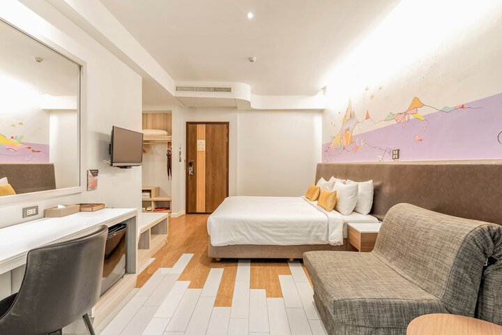 Room 26 of 272