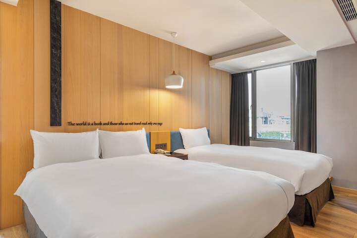 Room 53 of 103