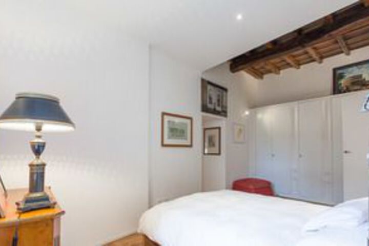 Room 10 of 22