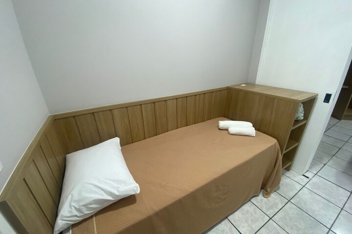 Room 11 of 102
