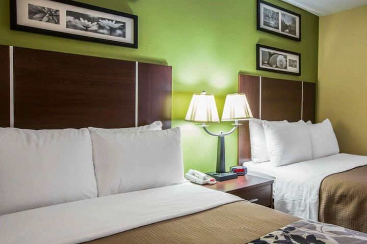 2 Double Beds (9 of 10)