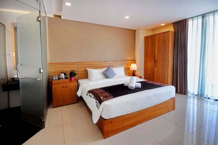 Room 42 of 230