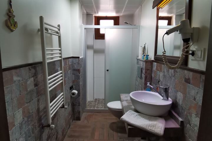 Room 34 of 50