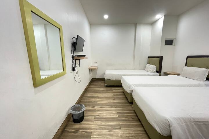 Room 19 of 35