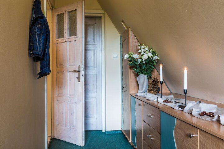 Room 19 of 180