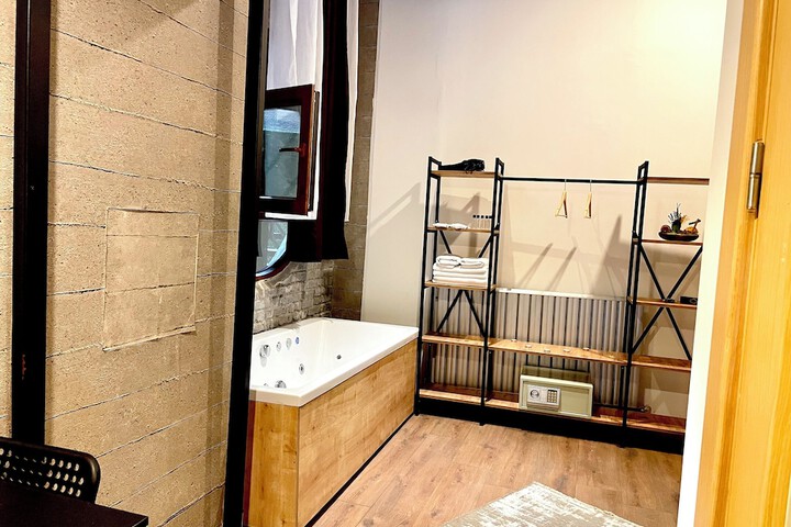 Room 14 of 29