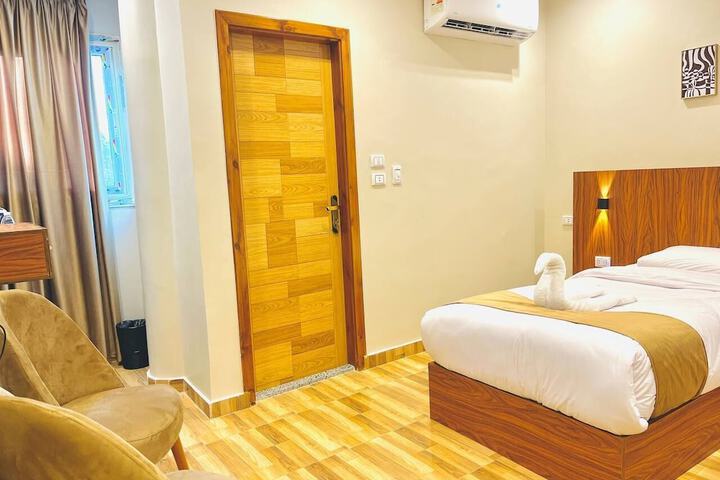Room 12 of 63