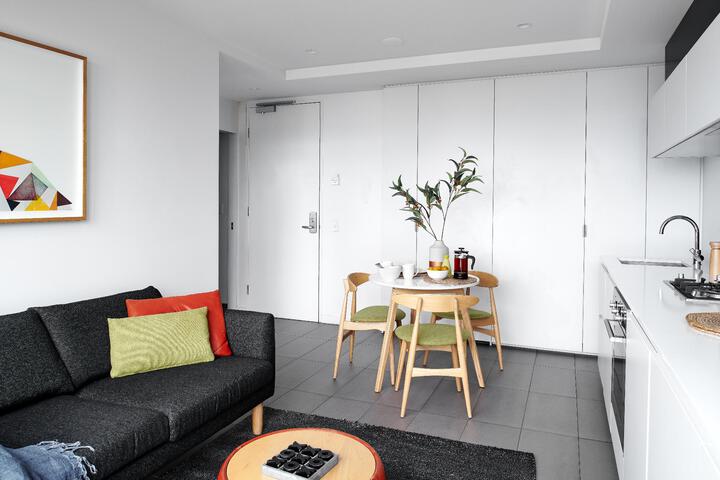 Room 11 of 32