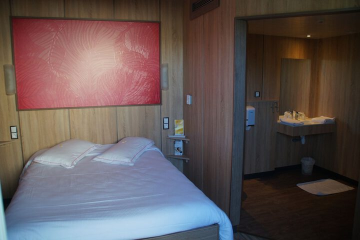 Room 4 of 38