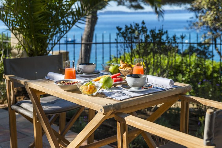 Breakfast/Coffee Service 58 of 120