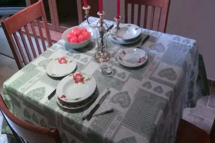 Dining 7 of 9