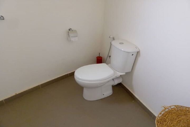 Room 1 of 8