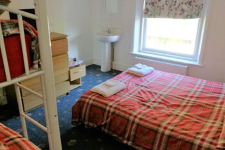 Room 49 of 76