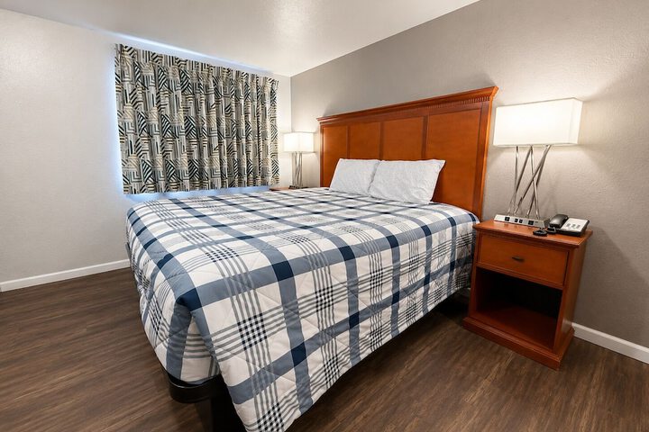 Room 14 of 28