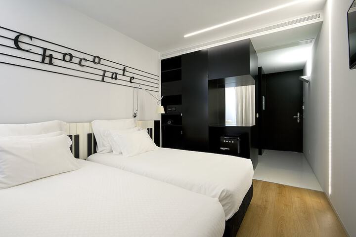 Room 2 of 55